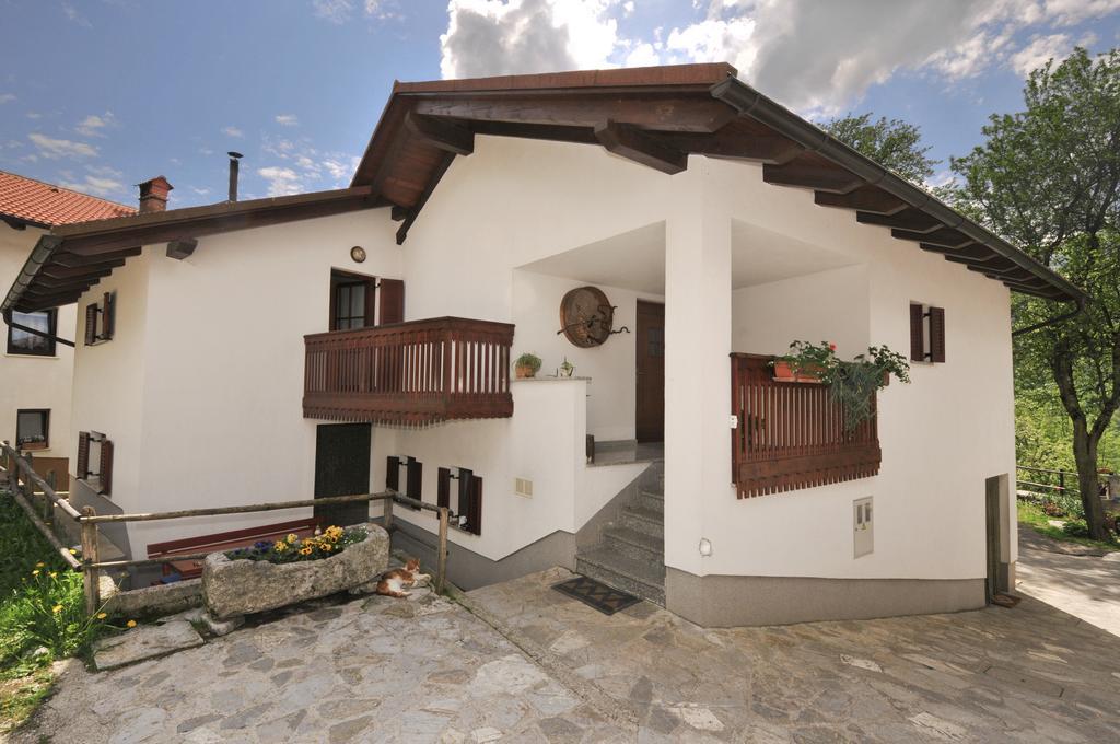 Ekoloska Turisticna Kmetija Pri Lovrcu Tolmin Exterior photo